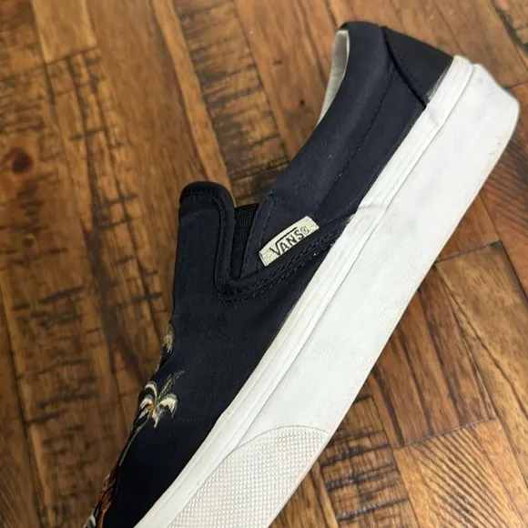 Vans Embroidered Tiger and Floral  Slip-On  Black Nylon Shoes Sneakers Sz 8