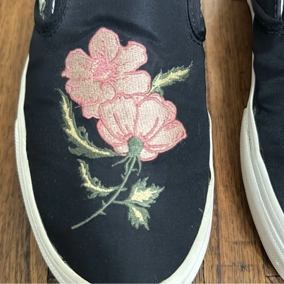 Vans Embroidered Tiger and Floral  Slip-On  Black Nylon Shoes Sneakers Sz 8