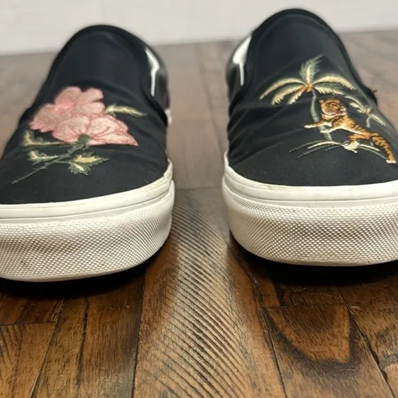 Vans Embroidered Tiger and Floral  Slip-On  Black Nylon Shoes Sneakers Sz 8