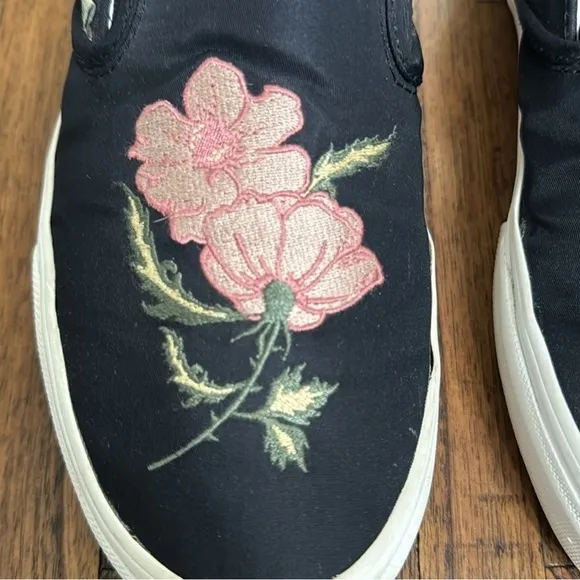 Vans Embroidered Tiger and Floral  Slip-On  Black Nylon Shoes Sneakers Sz 8
