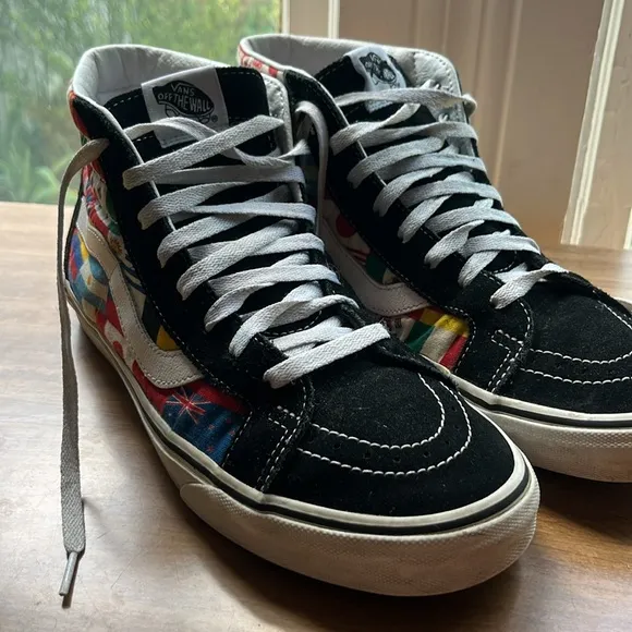 Vans Men SIZE 10.5 International Flags