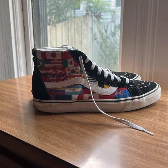 Vans Men SIZE 10.5 International Flags