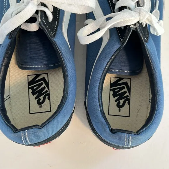 VANS Men's Blue and Black Sneakers size 11.5  #507698 Nearly NEW
