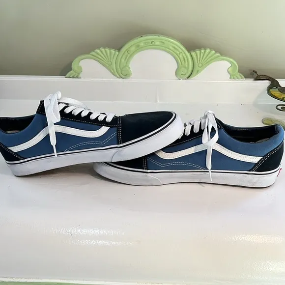 VANS Men's Blue and Black Sneakers size 11.5  #507698 Nearly NEW