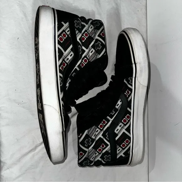Vans Nintendo NES Controller Game Over Hightop Skate Shoes Mens 11.5