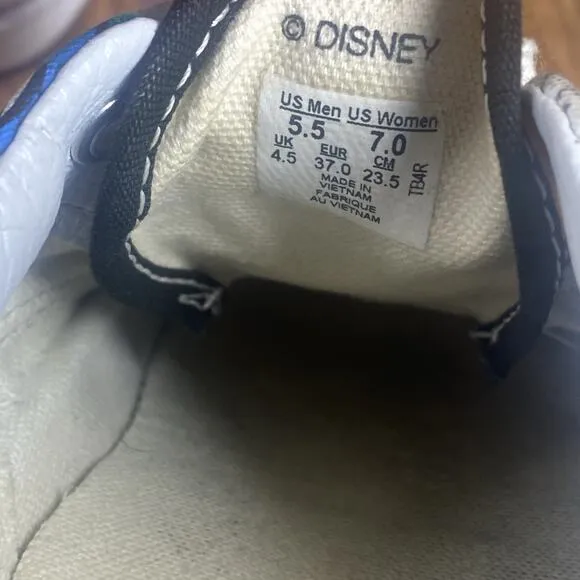 Vans Off The Wall Disney Mickey Mouse and Friends Womens Size 7 Low Top Shoes