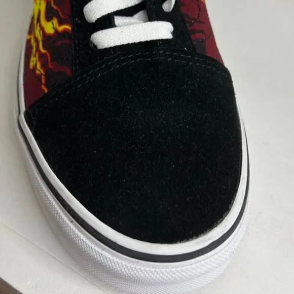 Vans Old Skool Samurai Rising Men's 9 shoes (Black/Red/Flames) sneakers NWT