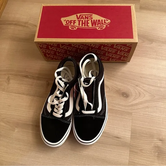 Vans Old Skool School Black White Classic Shoes Suede Canvas Upper  M 4 W 5.5