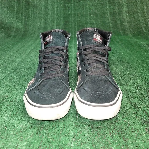 VANS Sk8-Hi Reissue x Nintendo Controller Men's size 7 / Women's size 8.5