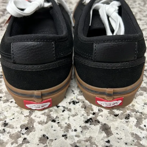 VANS | Skate Chukka Low Black &amp; Gum Suede Skate Shoes