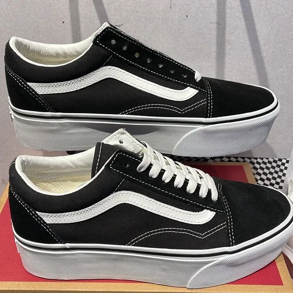 Vans WMNS Old Skool Stackform Suede/Canvas Black/True WhtVN0A7Q5M6BT Platform