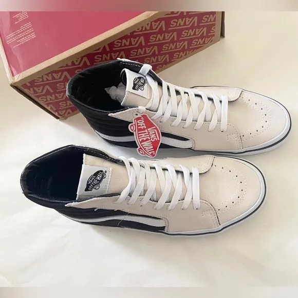 Vans Women Sk8-Hi Bolt Antique White and Black Skate Shoes Size 7.5 US