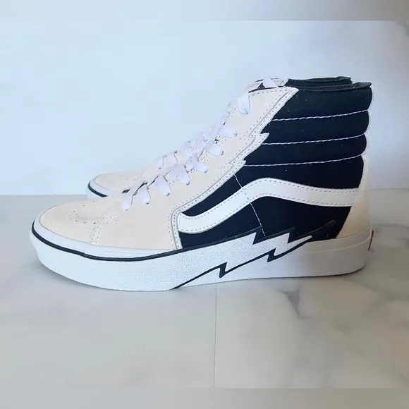 Vans Women Sk8-Hi Bolt Antique White and Black Skate Shoes Size 7.5 US