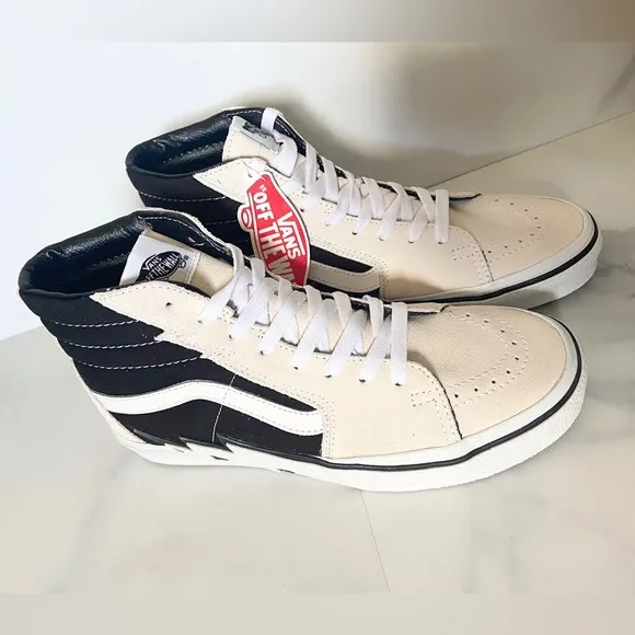 Vans Women Sk8-Hi Bolt Antique White and Black Skate Shoes Size 7.5 US