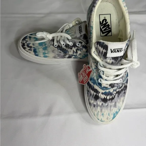 Vans Women's Blue and Black Patterned Shoes