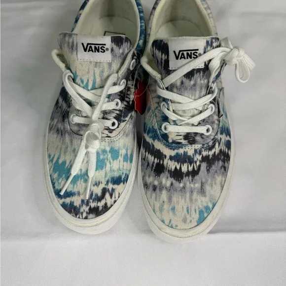 Vans Women's Blue and Black Patterned Shoes