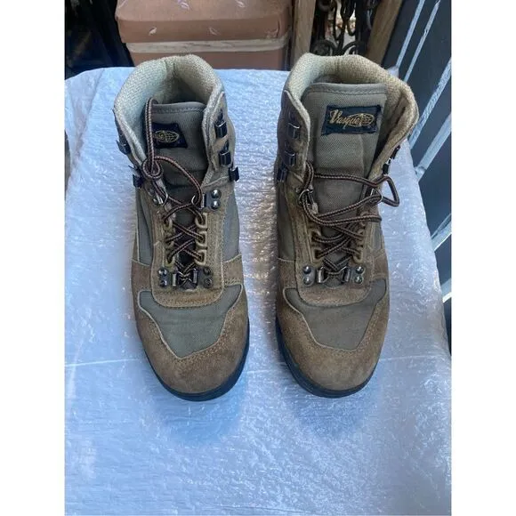Vasque Women’s Brown Suede Sundowner Boots Sz 7.5 US
