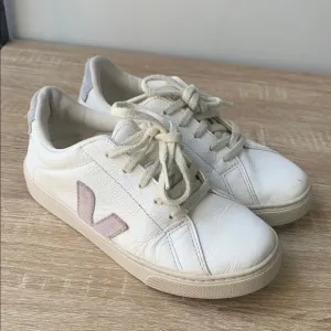 Veja girls White Sneakers size 2