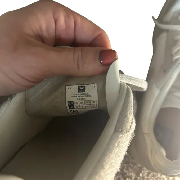 Veja womens v-10 B-MESH WHITE lace up sneaker size 10 Tenniscore natural Pierre