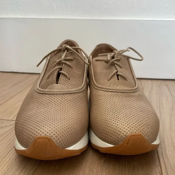 Velez size 6 Genuine Colombian Leather Lace Up minimalist Casual Sneakers EUC