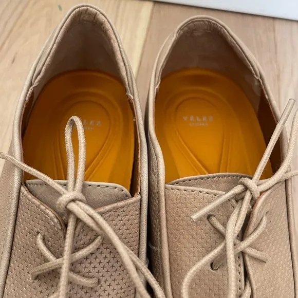 Velez size 6 Genuine Colombian Leather Lace Up minimalist Casual Sneakers EUC