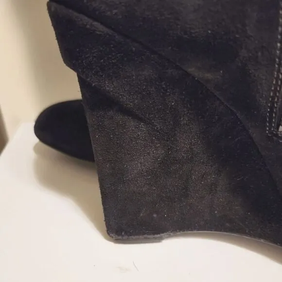 Vera Wang Lavender Black Suede Wedge Heel Zip Up Knee-High Boots Sz.9 Ret $395