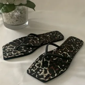 VERONICA BEARD Analee Leopard Print Sandals - NWOT