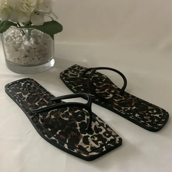 VERONICA BEARD Analee Leopard Print Sandals - NWOT