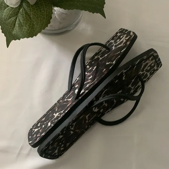 VERONICA BEARD Analee Leopard Print Sandals - NWOT