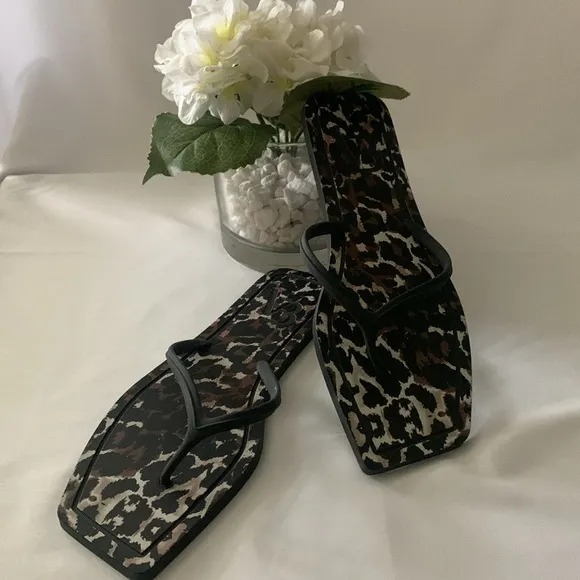 VERONICA BEARD Analee Leopard Print Sandals - NWOT