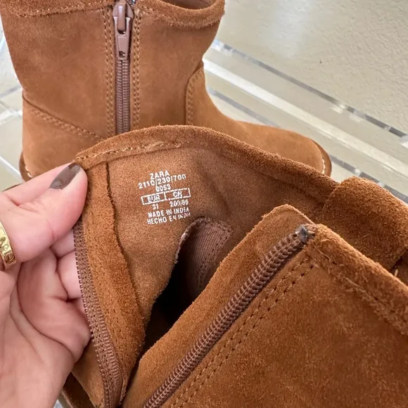 VGUC ZARA Suede Boots