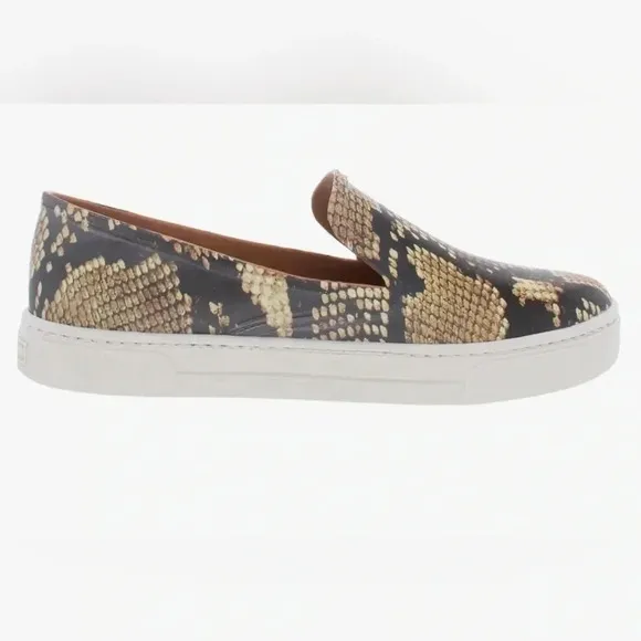 VINCE CAMUTO MARJETTA FAUX LEATHER CASUAL SLIP ON SNEAKERS