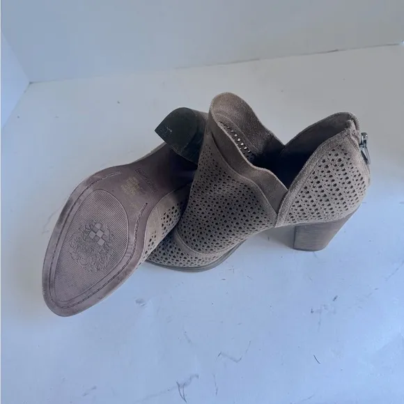 Vince Camuto Womens Flunna Tan Suede Perforated Booties Shoes Heels