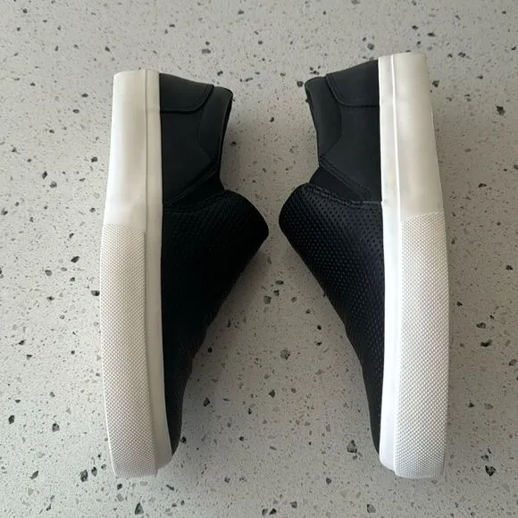 Vince Men’s Fletcher Slip On Casual Black Leather Sneaker Shoes Minimalist 7.5M