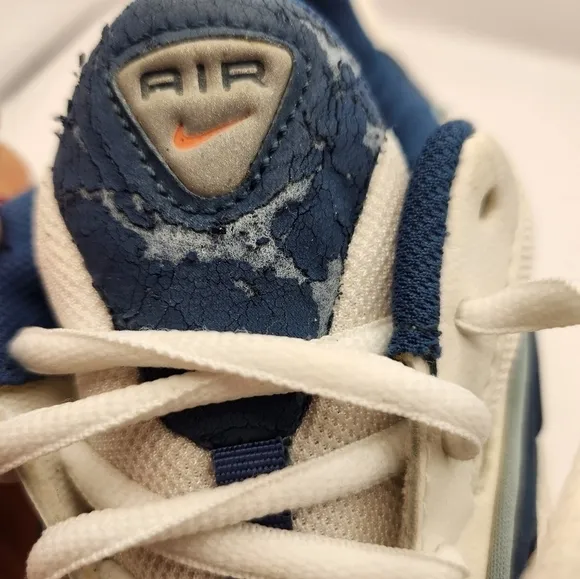Vintage 1996 rare Nike air Brs 1000 women's sneakers size 10. White and blue