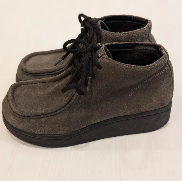 Vintage 90s Y2K CANDIES Wallabee gray suede chunky platform chukka booties