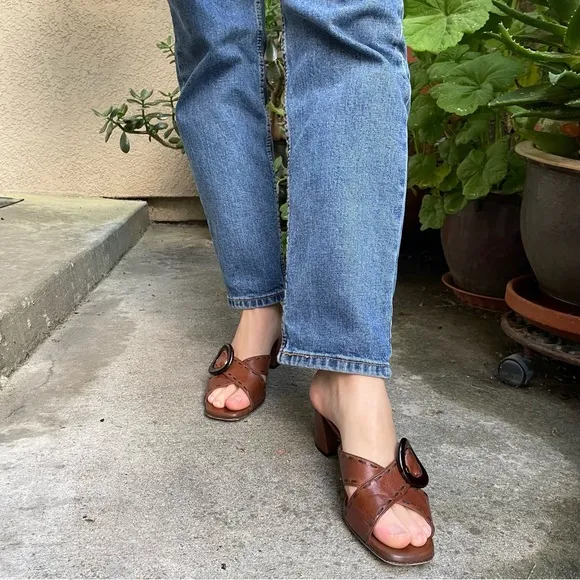 Vintage brown Prada leather shoes