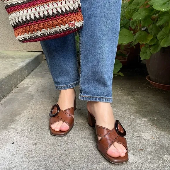 Vintage brown Prada leather shoes