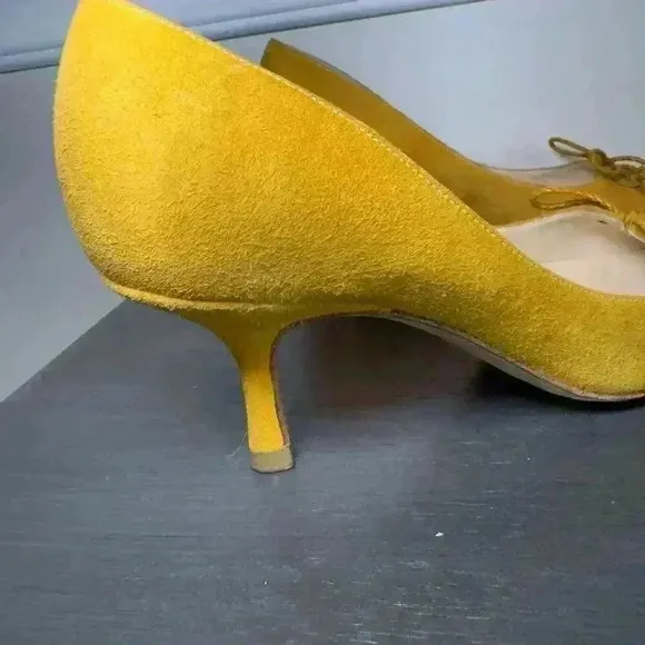 Vintage Jimmy choo London Gold/ Yellow Suede Pump Size‎ 35/ US 5