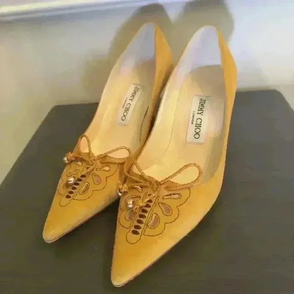 Vintage Jimmy choo London Gold/ Yellow Suede Pump Size‎ 35/ US 5