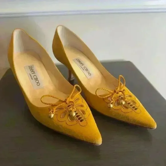 Vintage Jimmy choo London Gold/ Yellow Suede Pump Size‎ 35/ US 5