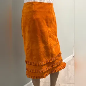 Vintage Wilson Maxima Suede Skirt With Ruffle Accents  Size 6 NWT