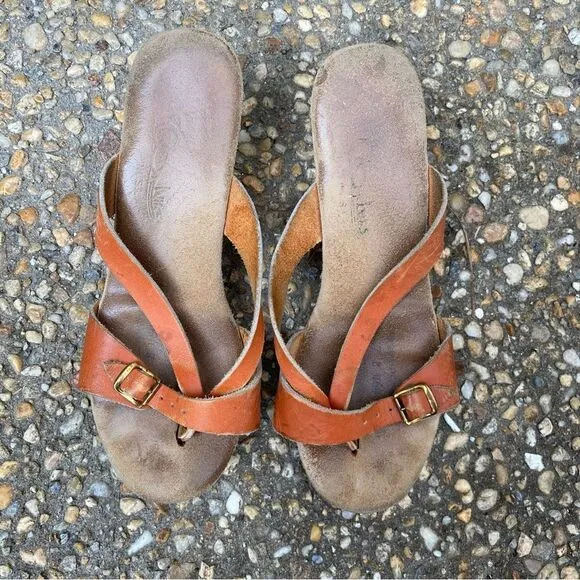 Vintage 1980’s USA made gum sole wedge thongs size 6 7