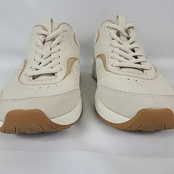 Vionic Nova Sneakers Women's US 7.5 Cream White Lace Up Trainer Shoes
