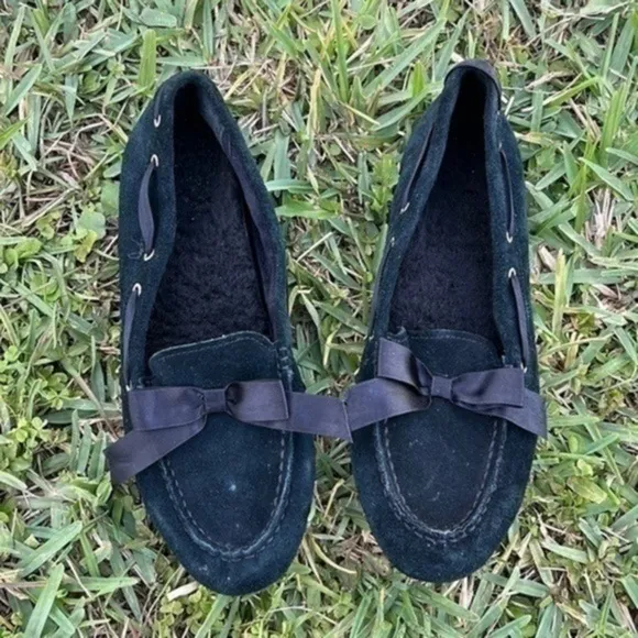 VIONIC Women’s Shoes Size 7.5 Black Suede Slip-ons Removable Fur Lined Bow Tie‎