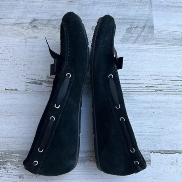 VIONIC Women’s Shoes Size 7.5 Black Suede Slip-ons Removable Fur Lined Bow Tie‎