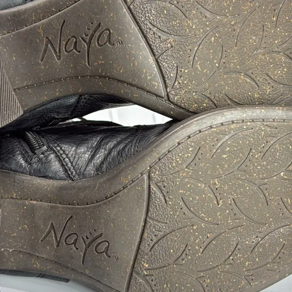 (W2) NAYA Virtue Women's Black Suede Leather Ankle Buckle Boots, Size 8 M,