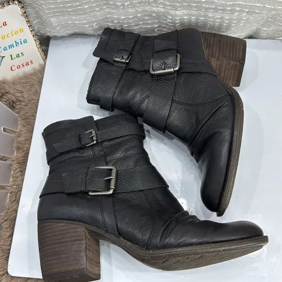 (W2) NAYA Virtue Women's Black Suede Leather Ankle Buckle Boots, Size 8 M,