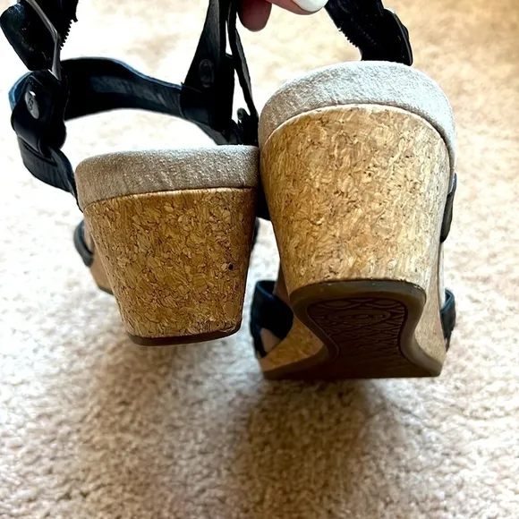 Woman’s Ugg black leather convertible sandals