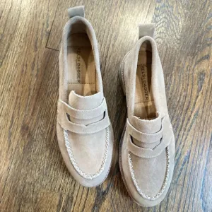Women’s Kelsi Dagger Brooklyn Lens Suede Loafer 6.5 New without the Box